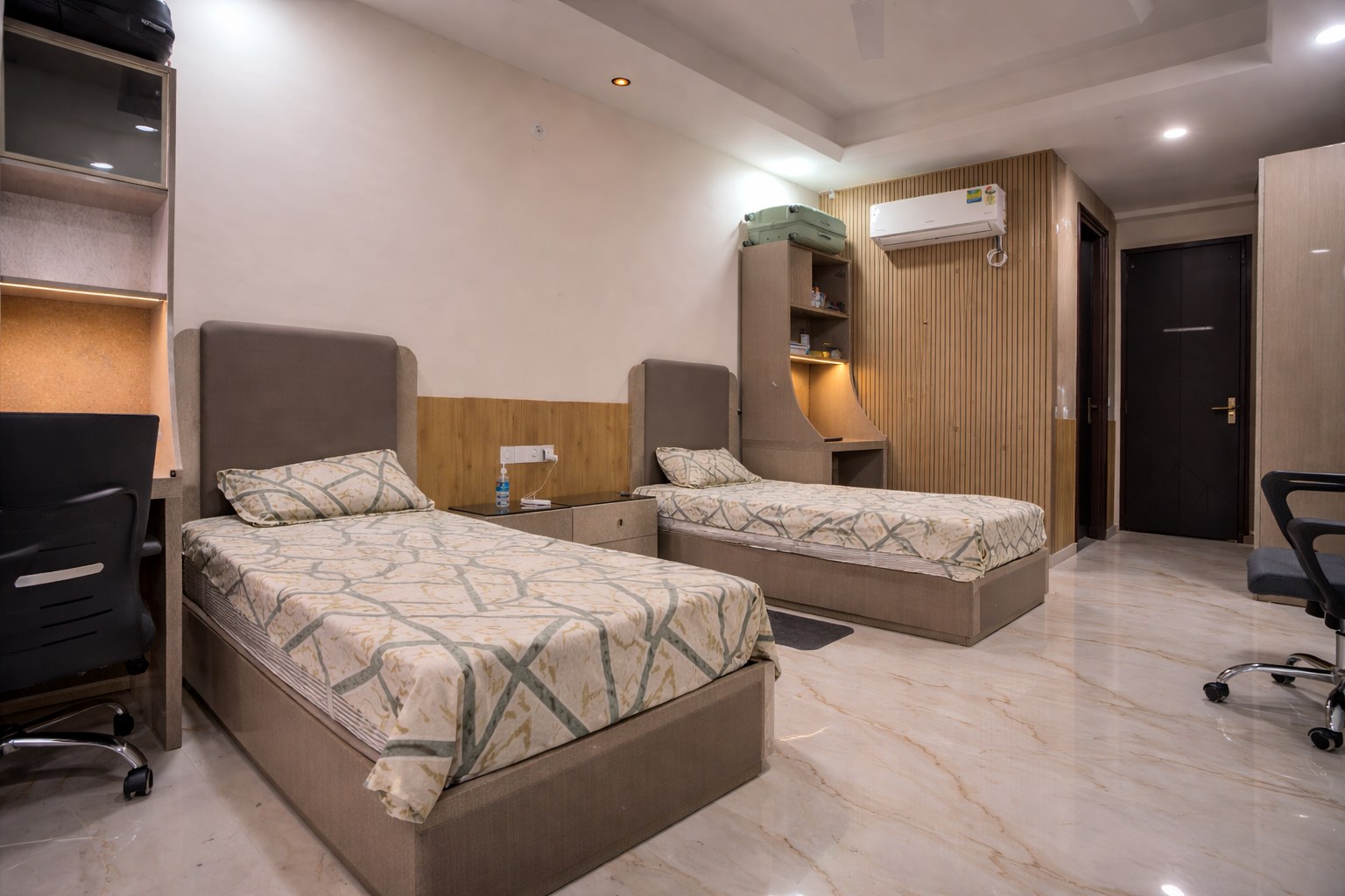 Warm Wood Finished Deluxe Bedroom